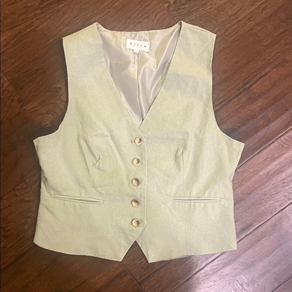 Risen Minimalist Tonal Front Vest Top Medium EUC